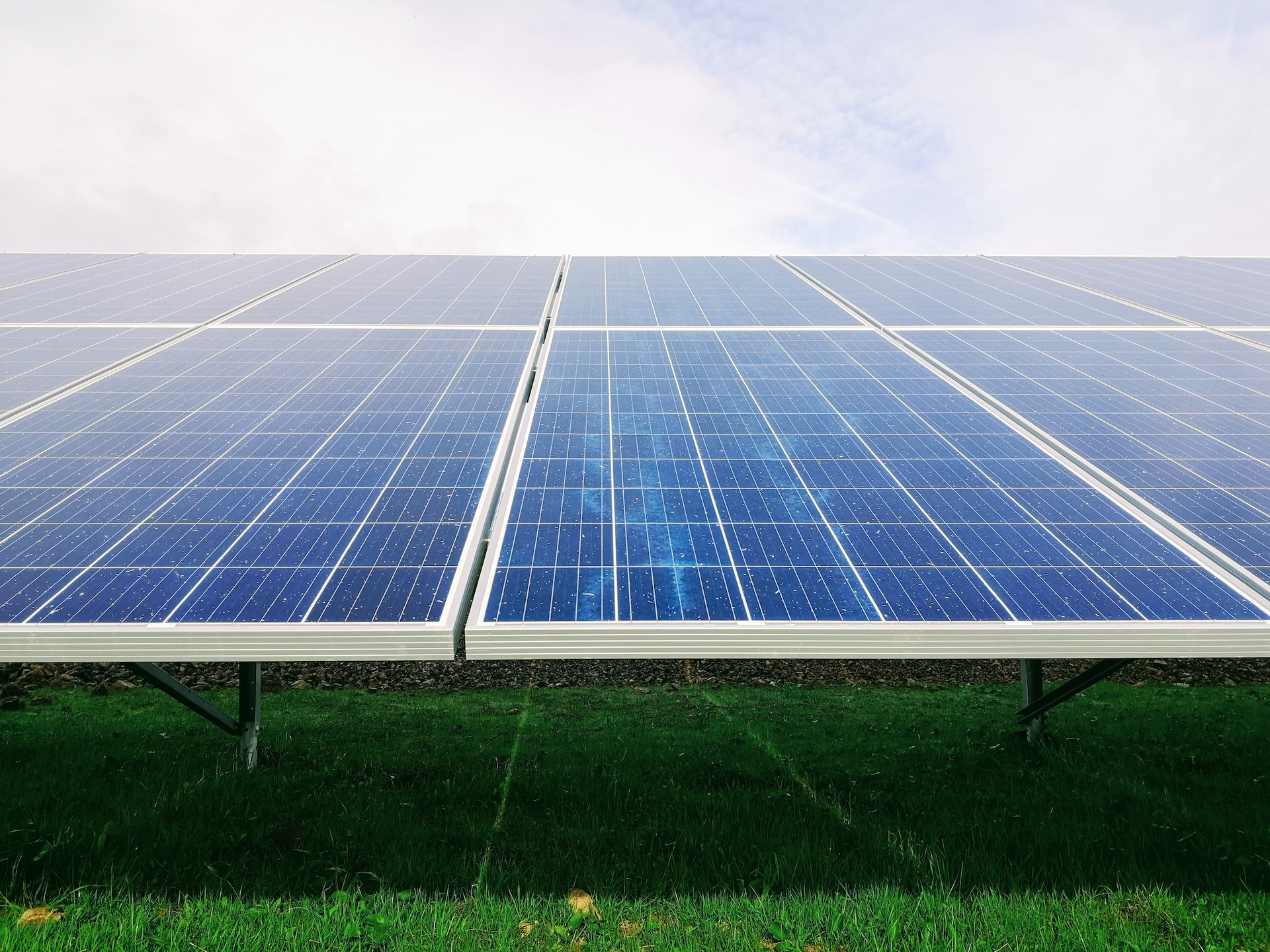 太陽光発電を活用した節税とは｜法人・個人事業主向けに方法や計算方法を紹介
