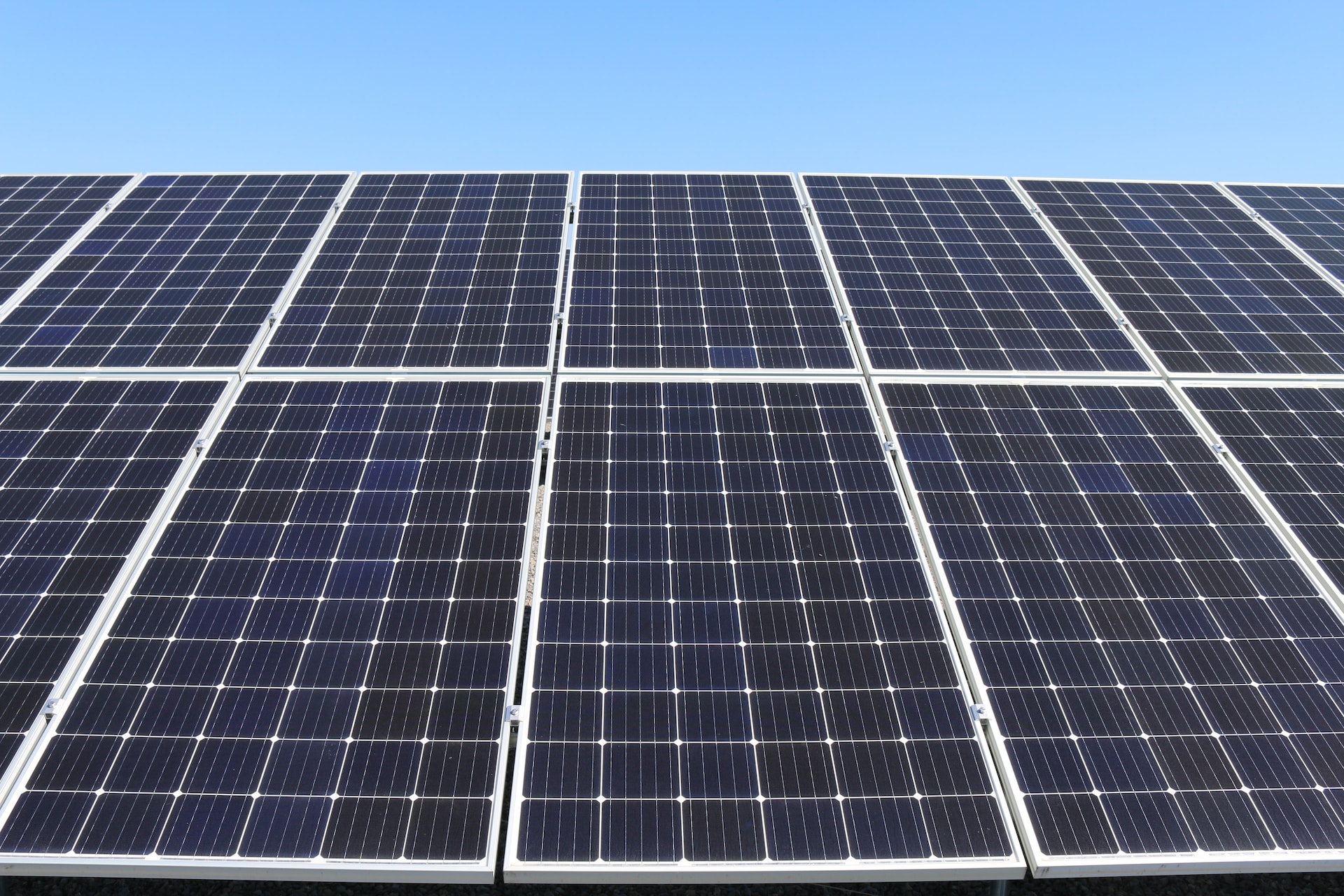 太陽光発電を高額査定してもらう5つの方法｜おすすめの買取業者も紹介！