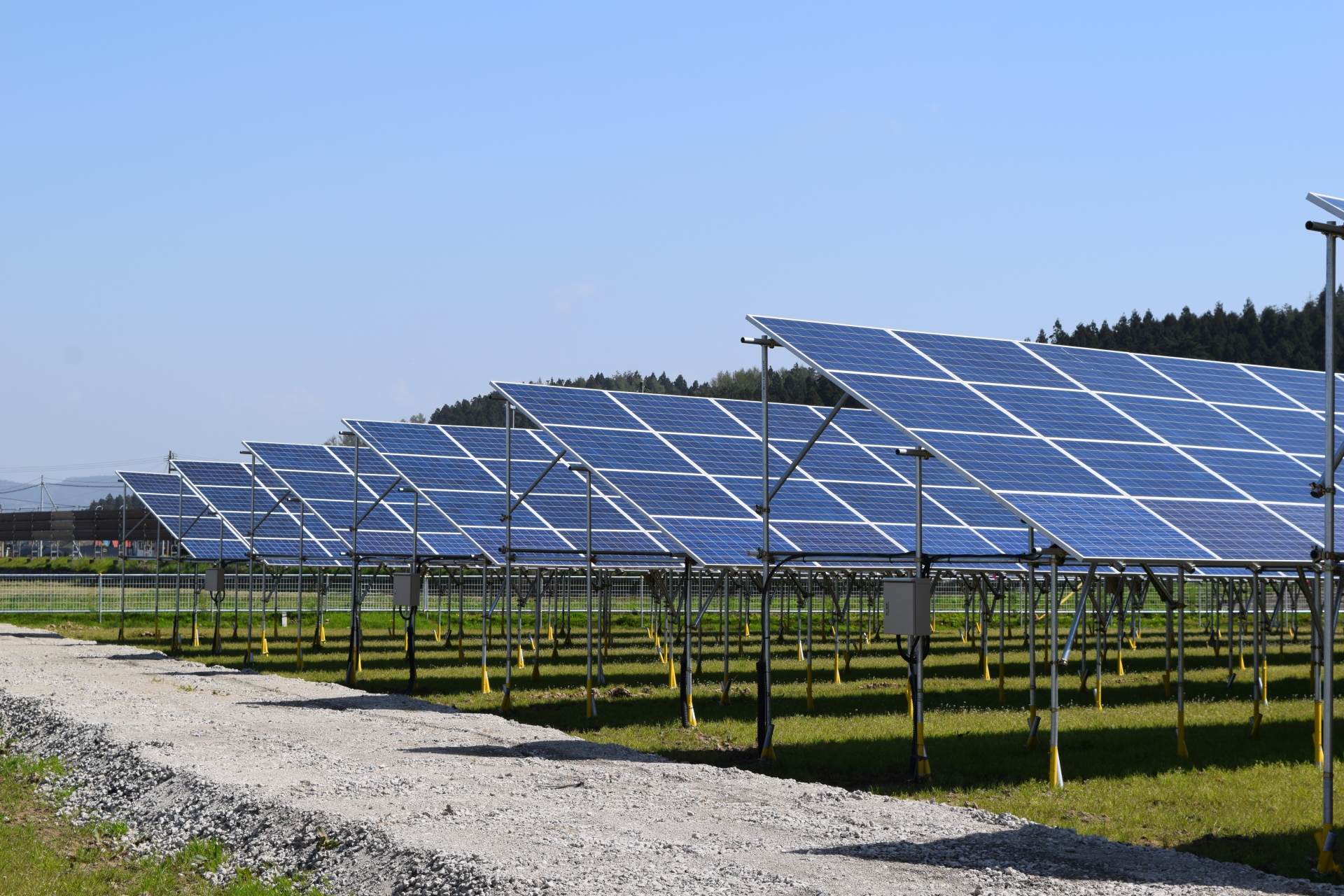 再生可能エネルギーとして注目されている太陽光発電とは？仕組みやメリット・デメリットも合わせて解説