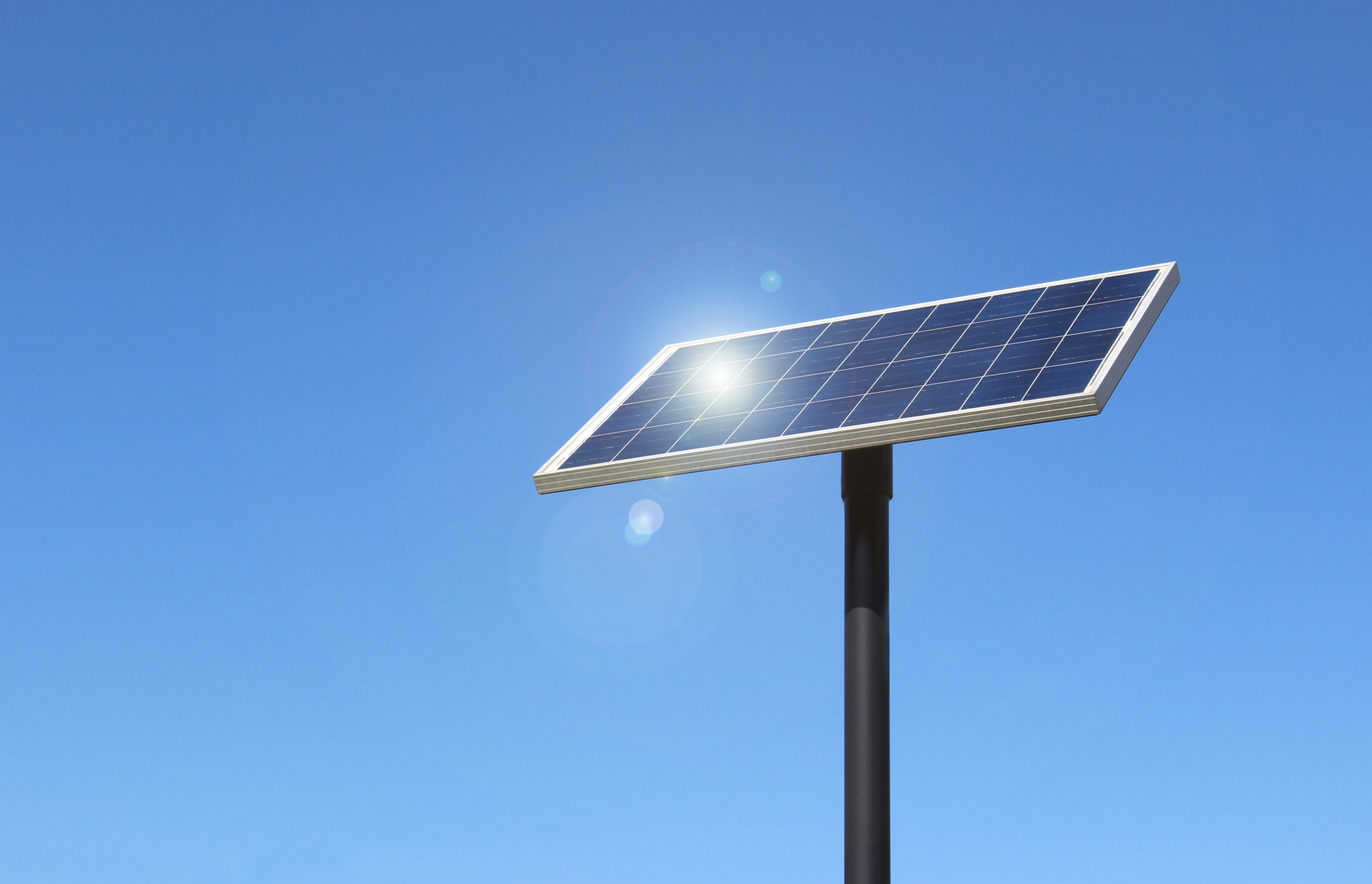 太陽光発電にかかる固定資産税はいくら？申告しないとどうなるかも解説